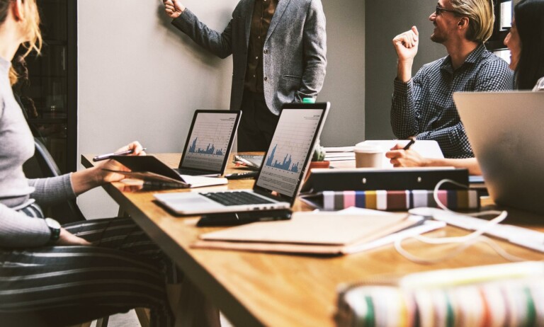 ALPINA WEB AGENCY UNE ÉQUIPE D’EXPERTS À VOTRE SERVICE